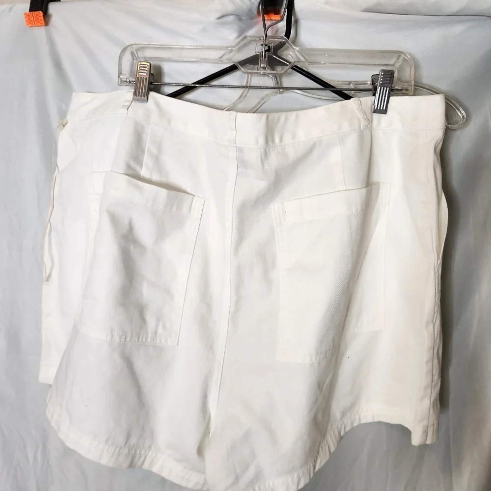 Universal Thread High Rise White Shorts - 17